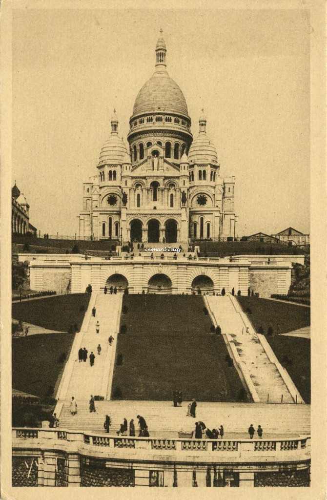 117 - Le Sacré Coeur de Montmartre  et  l'Escalier Monumental