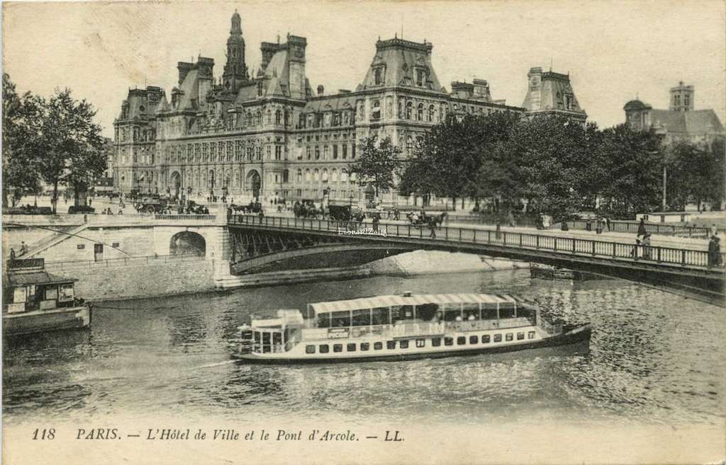 118 - PARIS - L'Hôtel de Ville et le Pont d'Arcole (2)