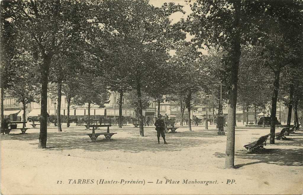 12 - La Place Maubourguet