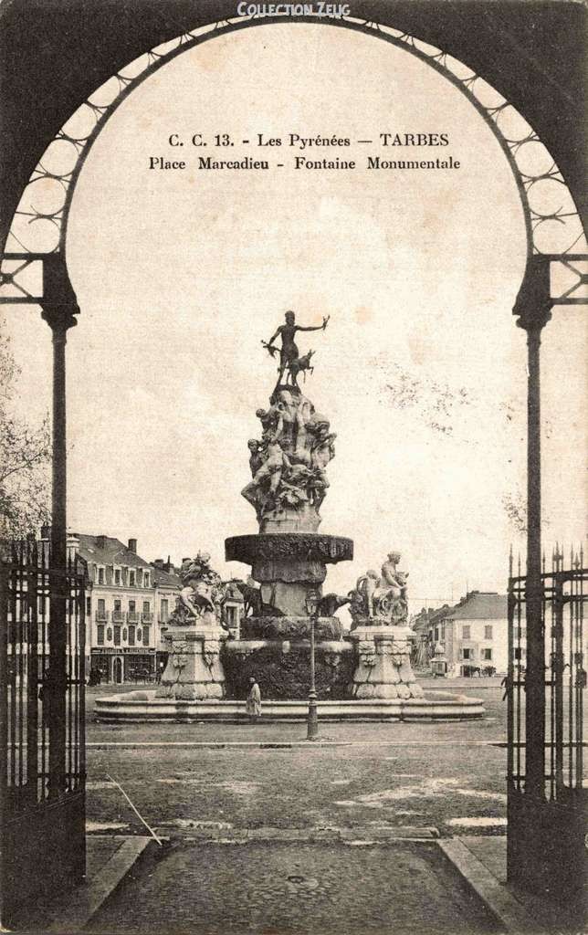 13 - TARBES - Place Marcadieu - Fontaine Monumentale