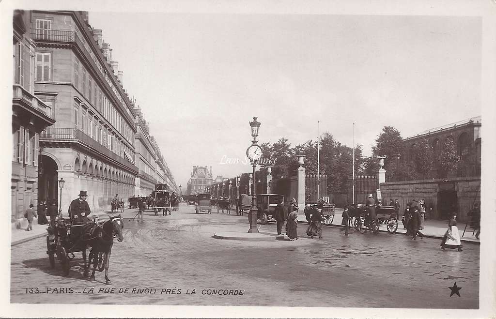 133 - La Rue de Rivoli près la Concorde