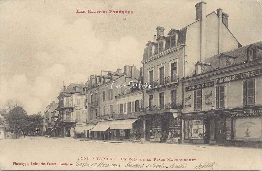 1393 - Un coin de la Place Maubourguet