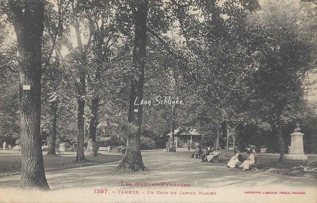 1397 - Un coin du Jardin Massey