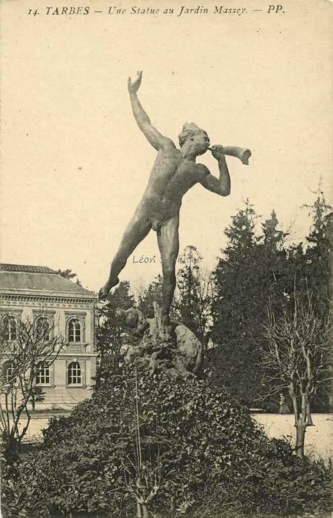 14 - Une Statue au Jardin Massey