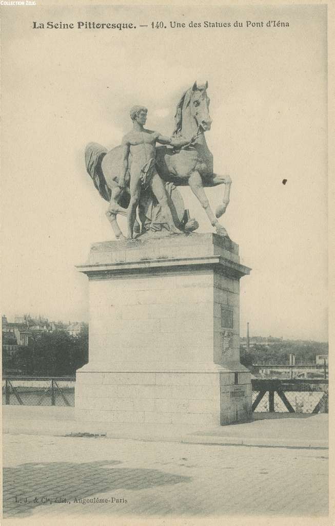 140 - Une des Statues du Pont d'Iéna