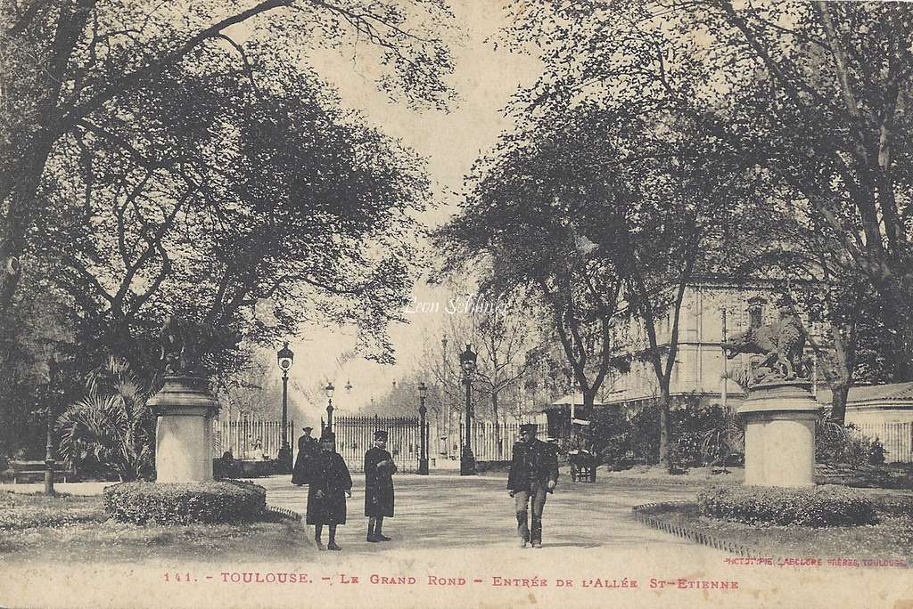 141 - Le grand Rond - Entrée de l'Allée St-Etienne