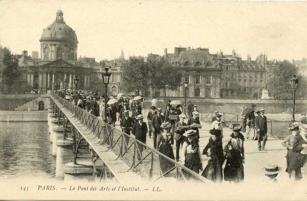 143 - PARIS - Le Pont des Arts et l'Institut