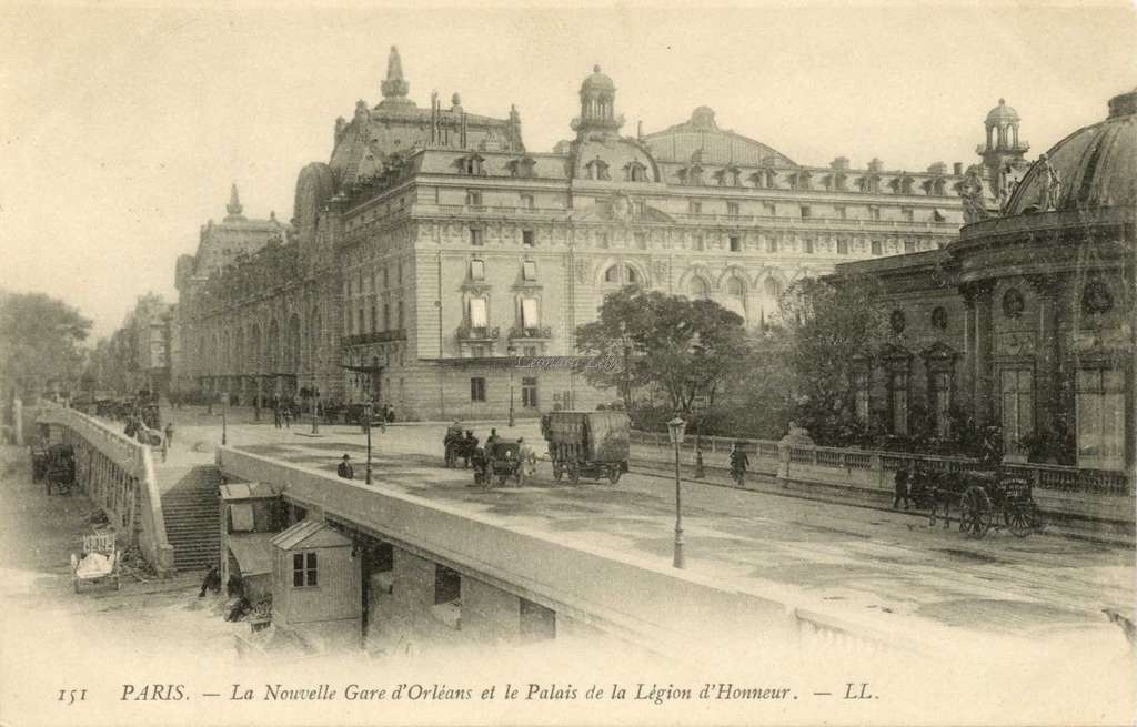 151 - PARIS - La Nouvelle Gare d'Orléans et le Palais de la Légion d'Honneur
