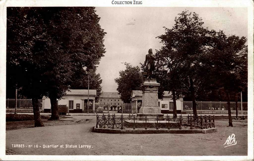 16 - Quartier et Statue Larrey