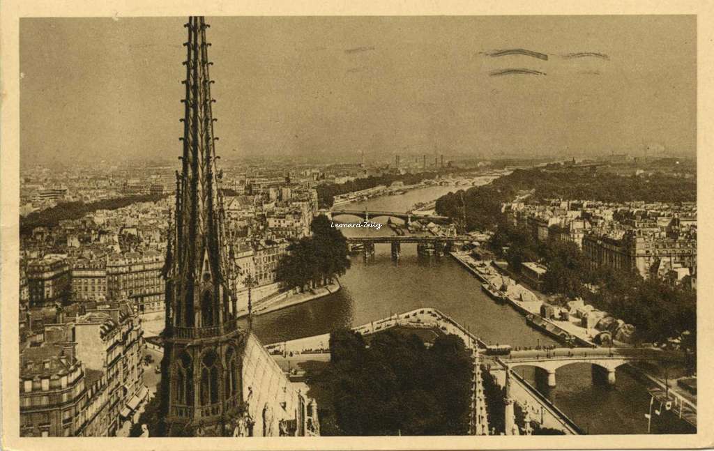 164 - Vue panoramique prise des Tours de Notre-Dame