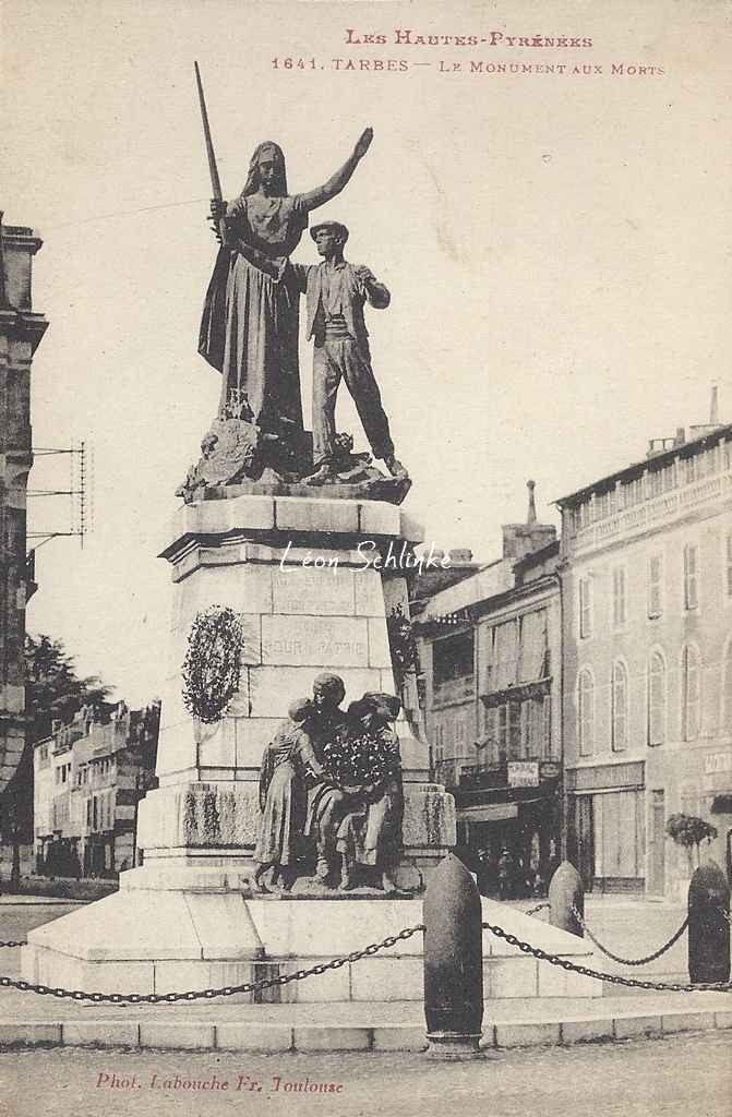 1641 - Le Monument aux Morts