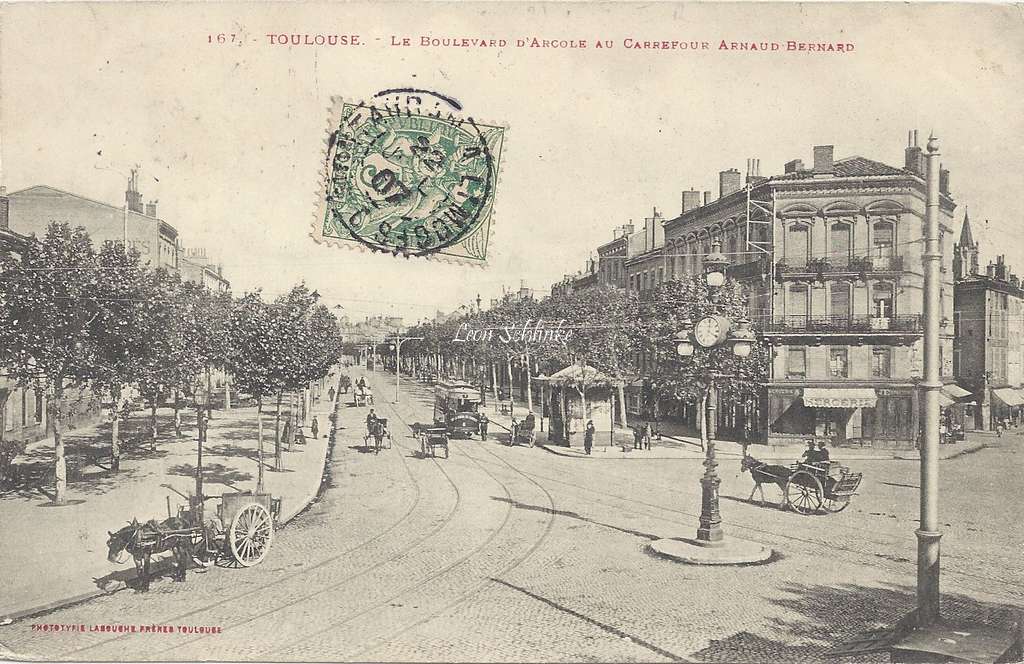 167 - Le Boulevard d'Arcole au carrefour Arnaud-Bernard