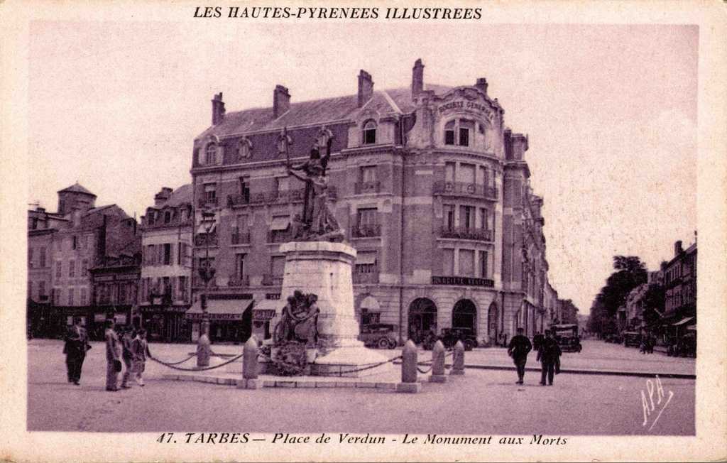 17 - Place de Verdun - Le Monument aux Morts