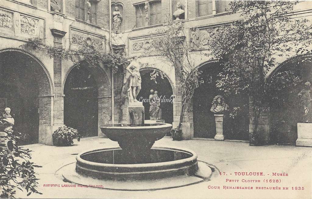 17 - Musée, petit cloître, cour Renaissance