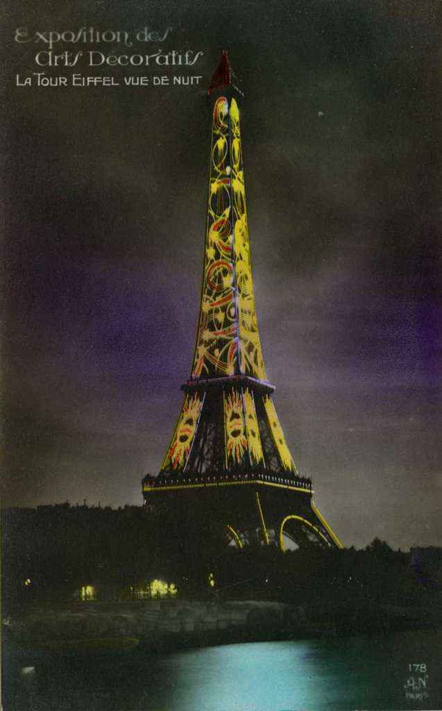 178 - La Tour Eiffel vue de Nuit