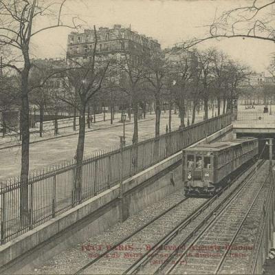 1797 - Boulevard Auguste-Blanqui - Sortie du Métro venant de 