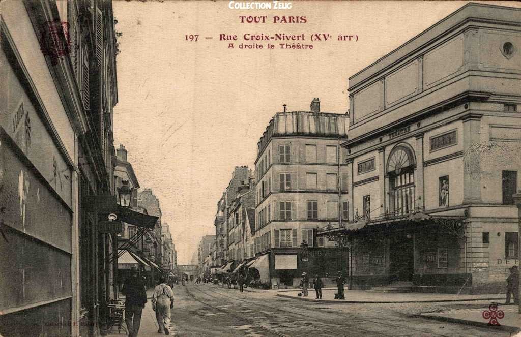 197 - Rue Croix-Nivert, à droite le Théâtre