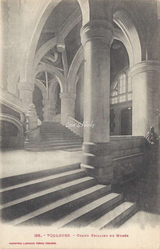 198 - Grand escalier des Musées