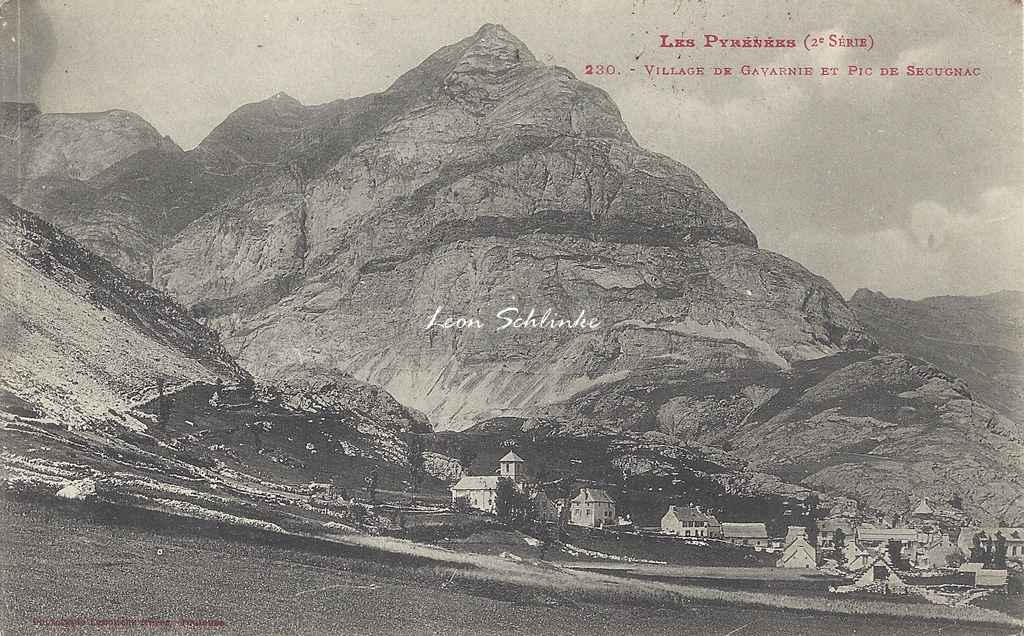 2 - 230 - Village de Gavarnie et Pic de Sécugnac