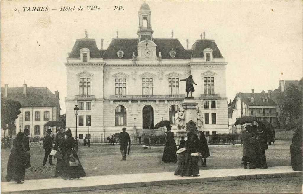 2 - Hôtel de Ville