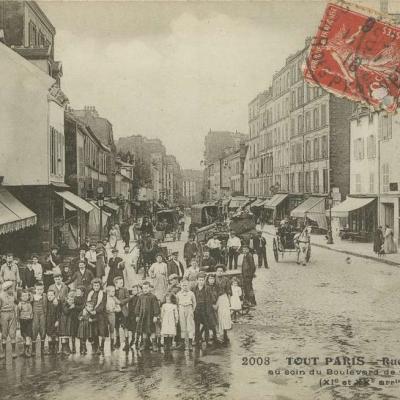 2008 - Rue de Montreuil au coin du Boulevard de Charonne