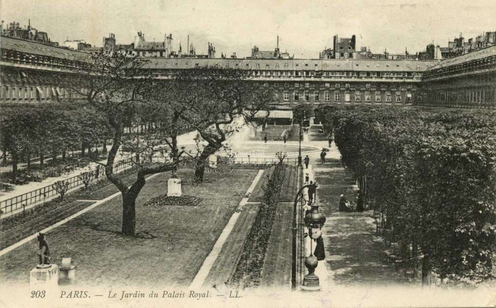 203 - PARIS - Le Jardin du Palais Royal