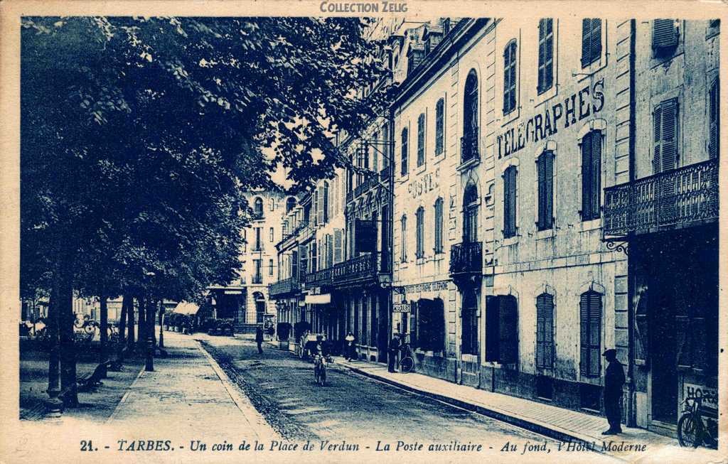 21 - Un coin de la Place de Verdun - La Poste auxiliaire (vue 1)