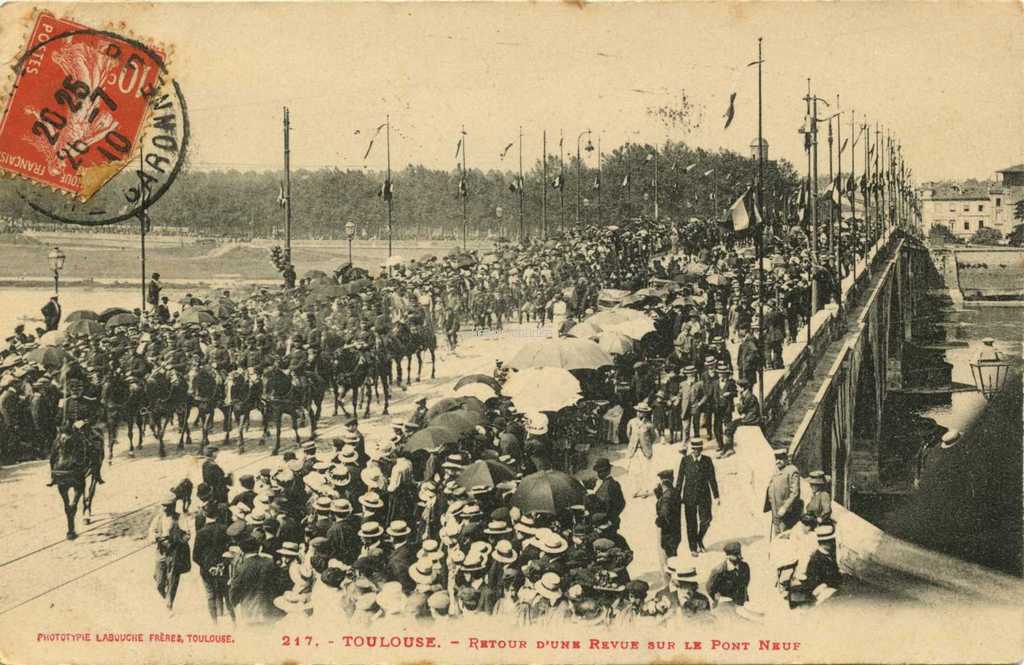 217 - Retour d'une Revue sur le Pont Neuf