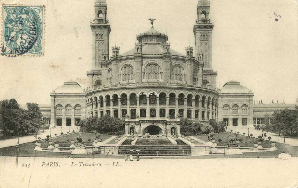 243 - PARIS - Le Trocadéro