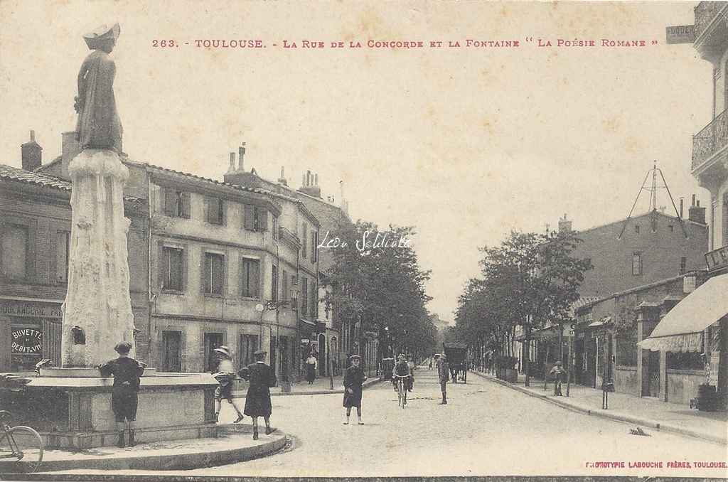 263 - La Rue de la Concorde et la Fontaine ''La Poésie Romane''