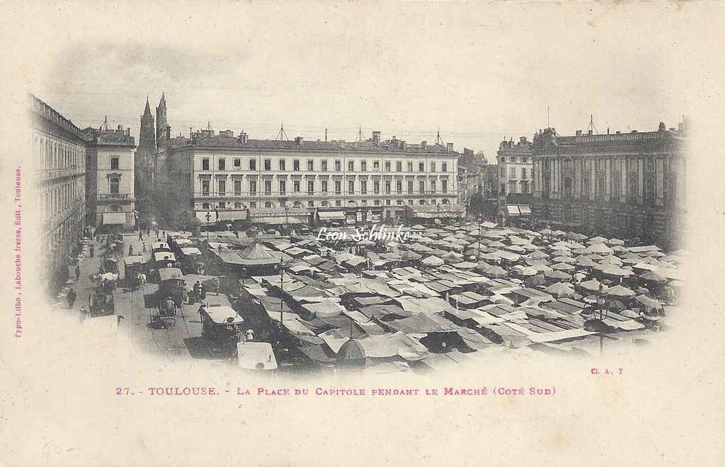 27 - La Place du Capitole pendant le Marché (Côté Sud)