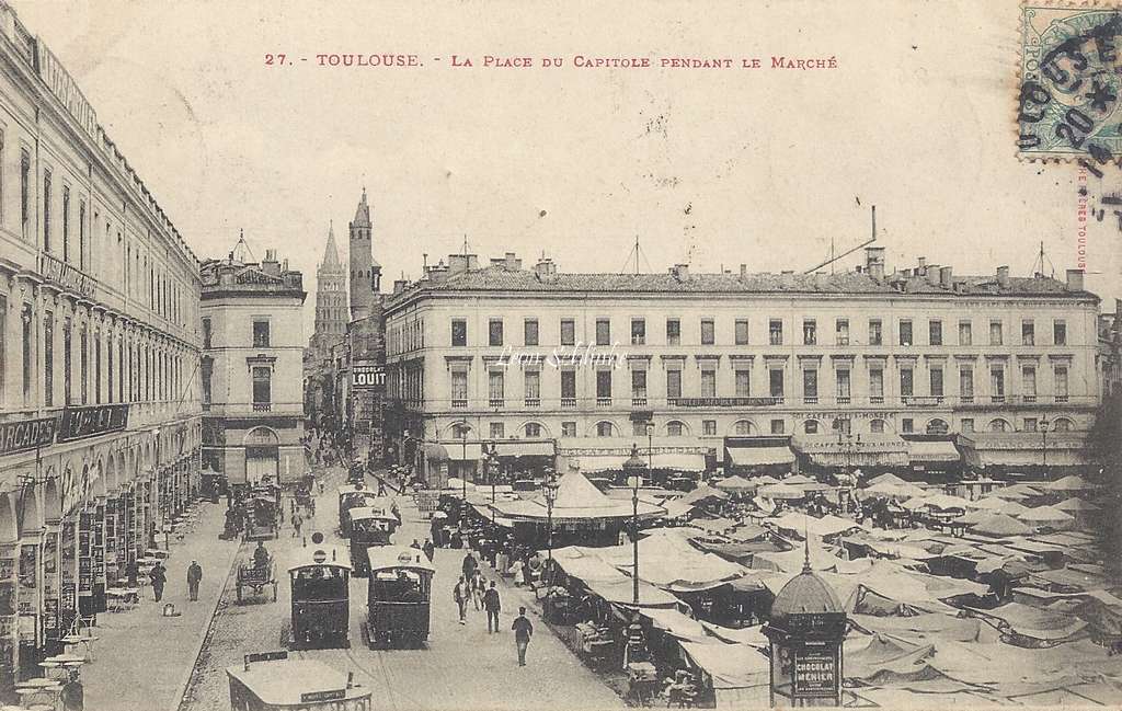 27 - Place du Capitole  pendant le Marché