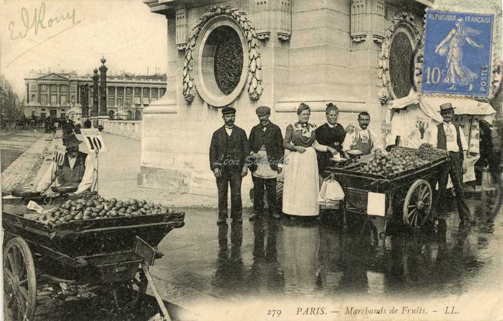 279 - PARIS - Marchands de fruits