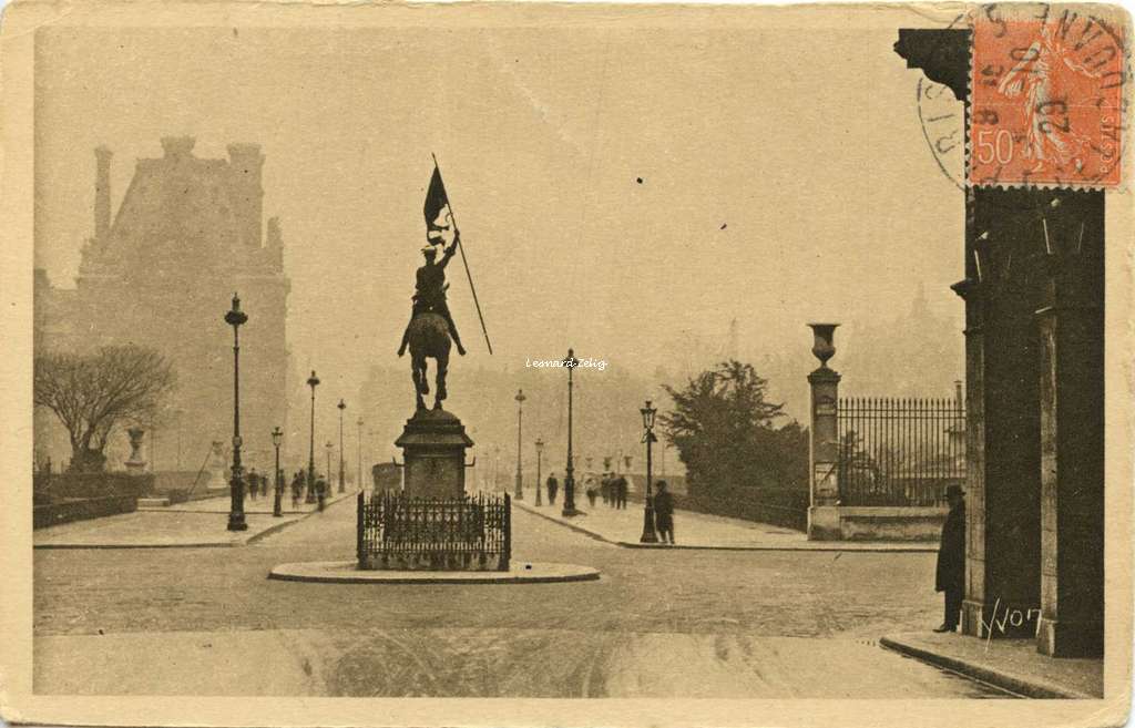 28 - Statue de Jeanne d'Arc et Avenue Paul Déroulède