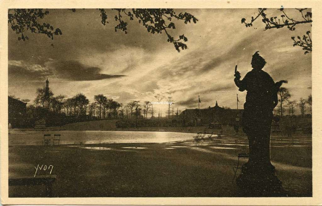 289 - Bassin des Tuileries au Soleil couchant