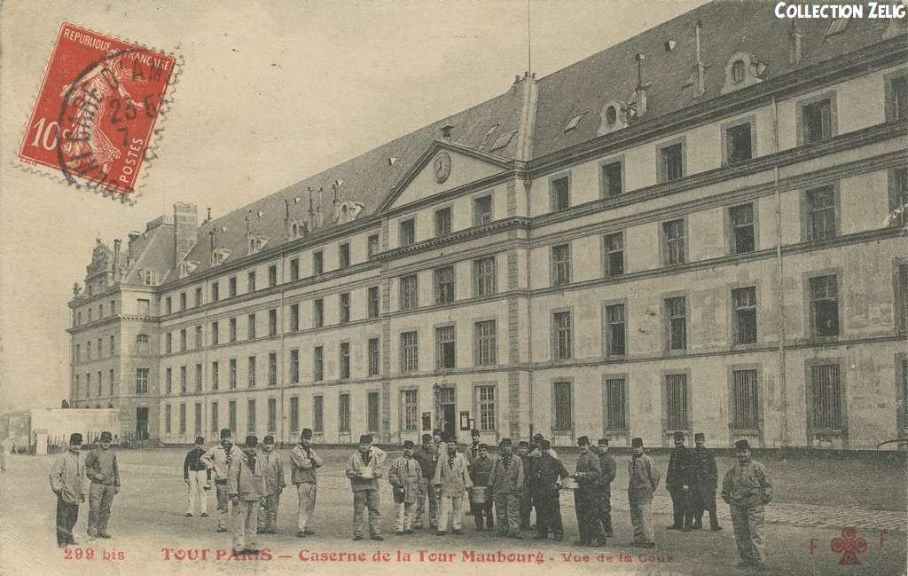 299 bis - Caserne de la Tour Maubourg - Vue de la Cour