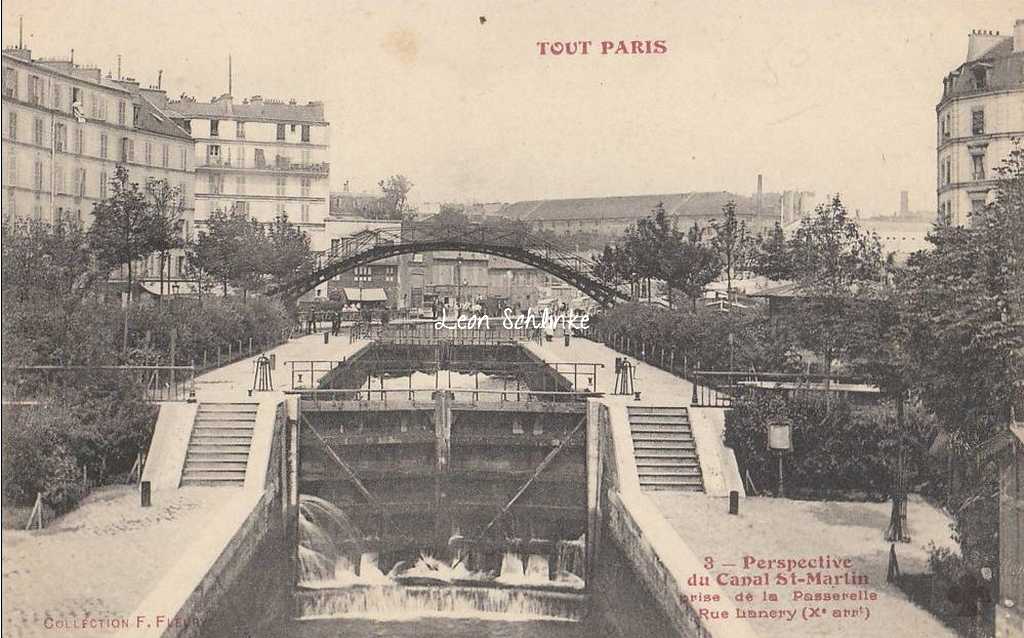 3 - Perspective du Canal St-Martin  prise de la Passerelle, Rue Lancry