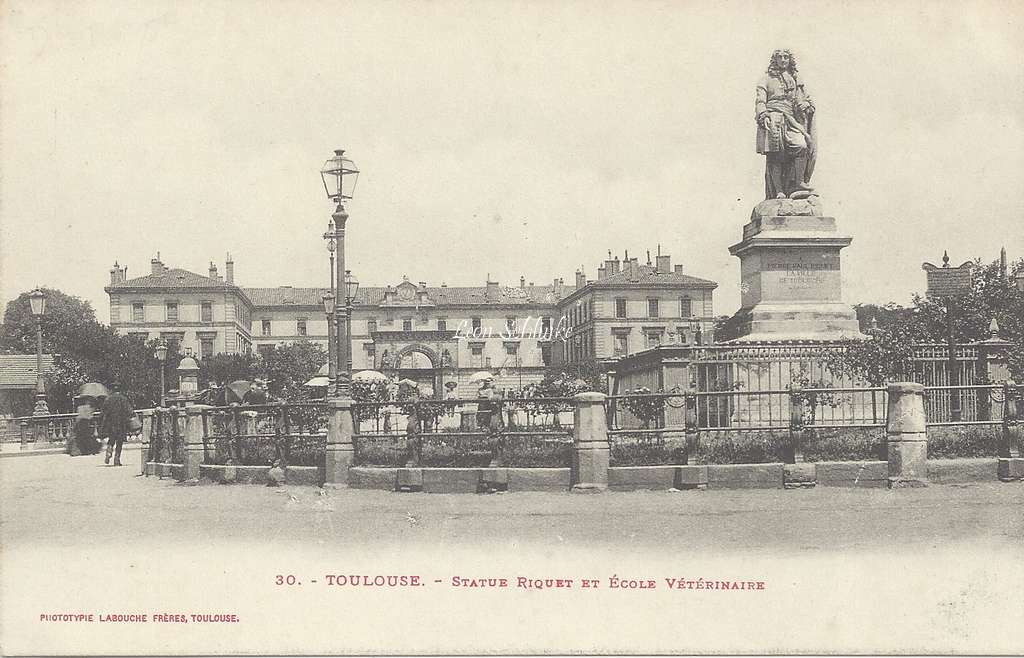 30 - Statue Riquet et Ecole Vétérinaire