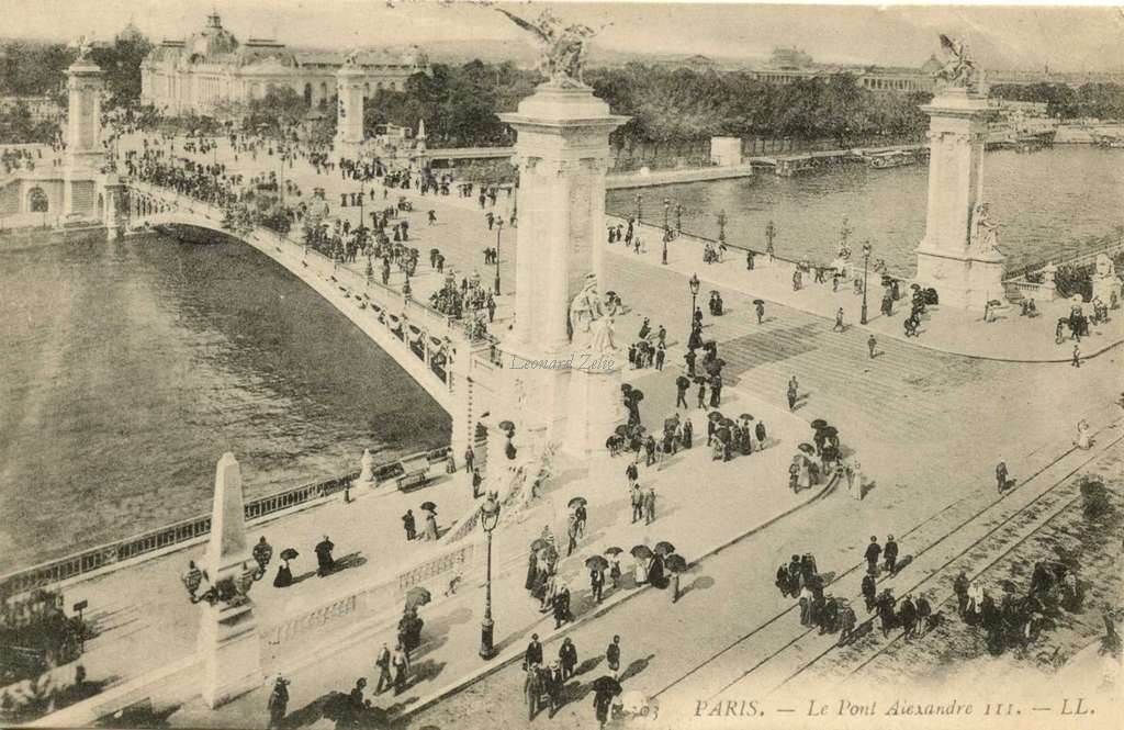303 - PARIS - Le Pont Alexandre III (2)