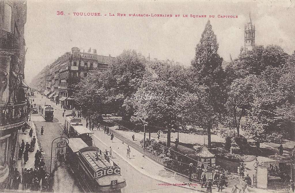 36 - La Rue d'Alsace-Lorraine  et  le Square du Capitole