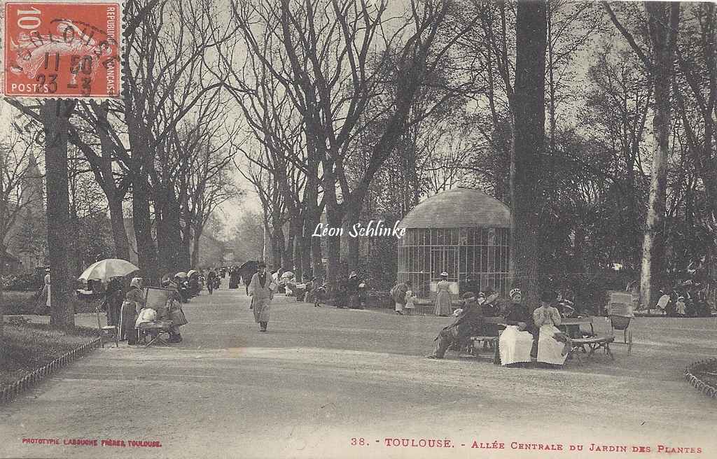 38 - Allée  Centrale du Jardin des Plantes