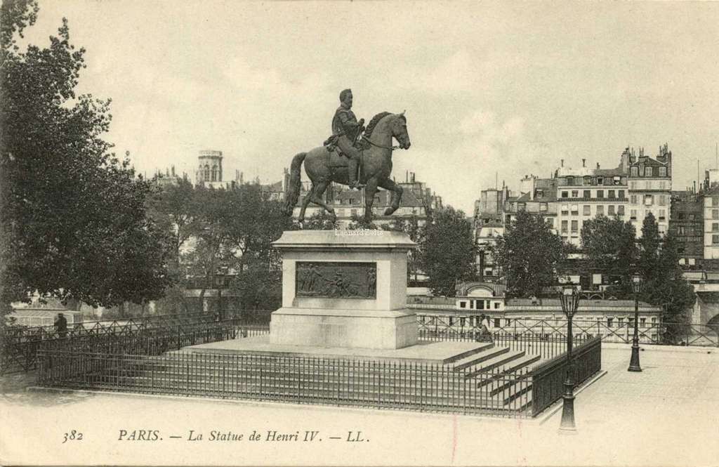 382 - PARIS - La Statue de Henri IV