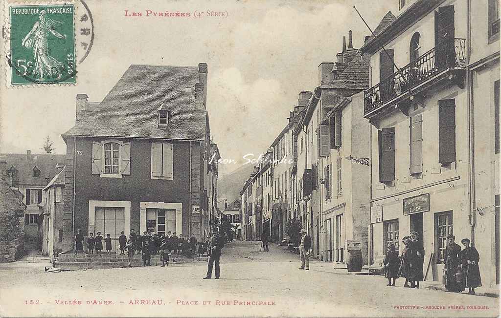 4 - 152 - Vallée d'Aure - Arreau, place et rue principale