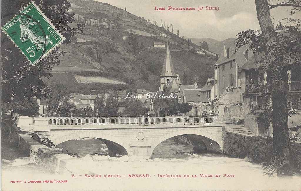 4 - 8 - Vallée d'Aure - Arreau, intérieur de la ville et pont