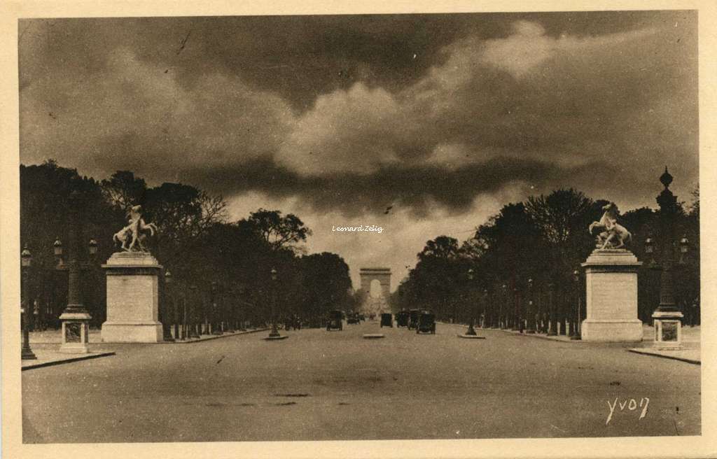 4 -  L'Avenue des Champs-Elysées
