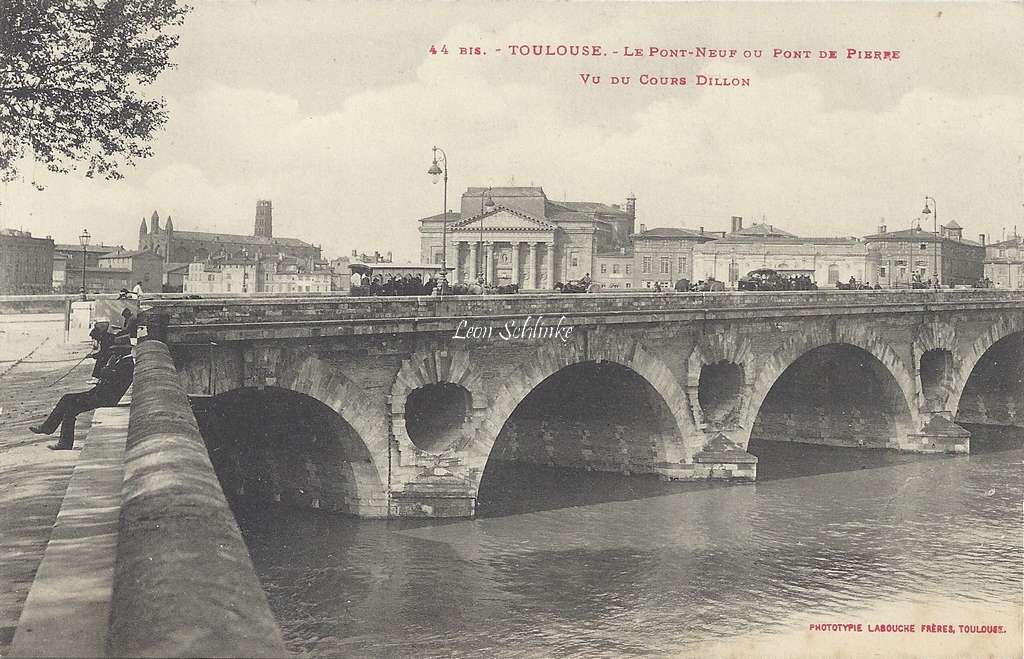 44 bis - Le Pont-Neuf ou Pont de Pierre au Cours Dillon