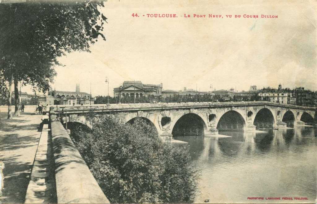 44 - Le Pont Neuf, vu du Cours Dillon