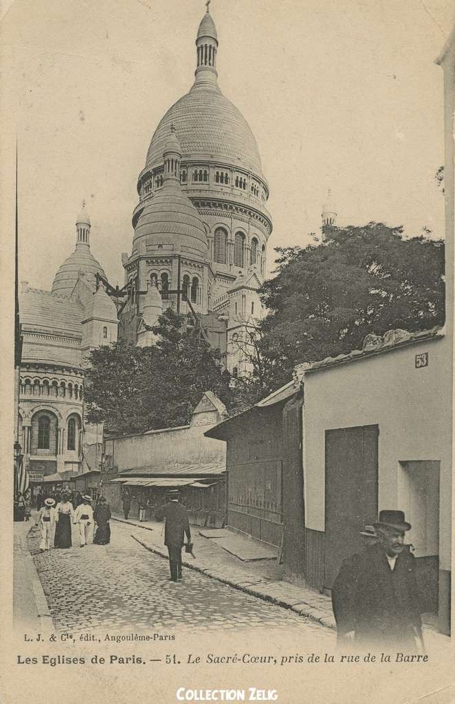 51 - Le Sacré-Coeur, pris de la Rue de la Barre