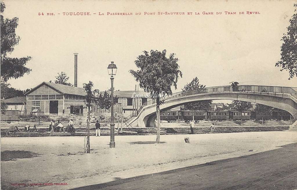 54 bis - La Passerelle du Port St-Sauveur et la Gare du Tram de Revel
