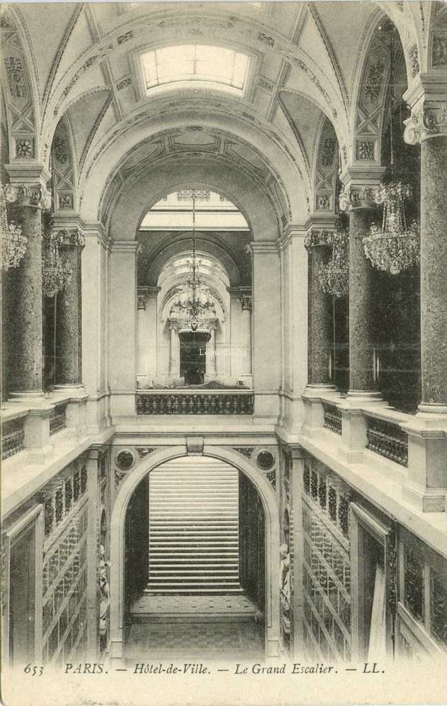 653 - PARIS - Hôtel de Ville - Le Grand Escalier